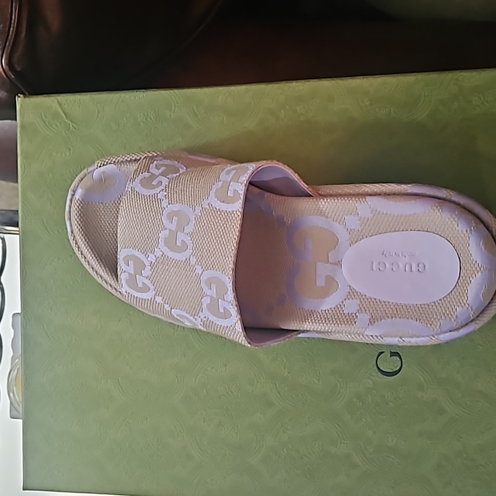 Gucci Monogram Jumbo GG Platform Slides 42 - Picture 7 of 9